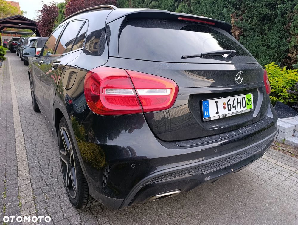 Mercedes-Benz GLA 250 AMG Line - 17
