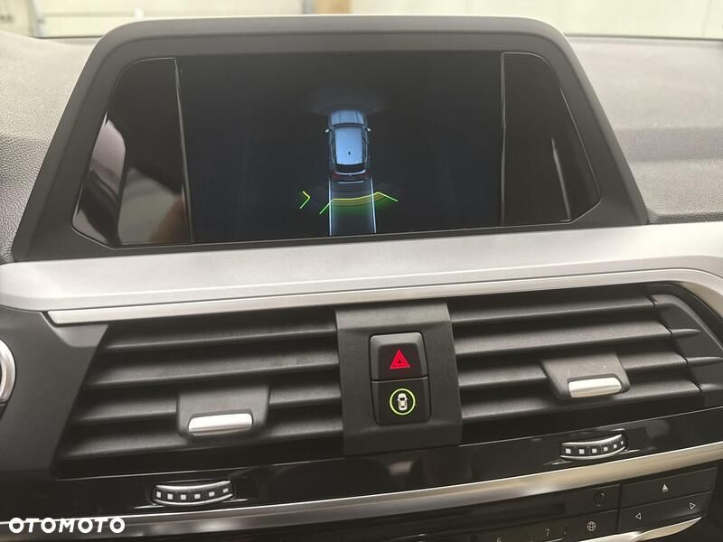 BMW X3 xDrive20i - 16