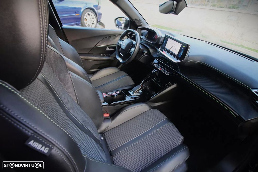 Peugeot e-2008 50 kWh GT Line - 29