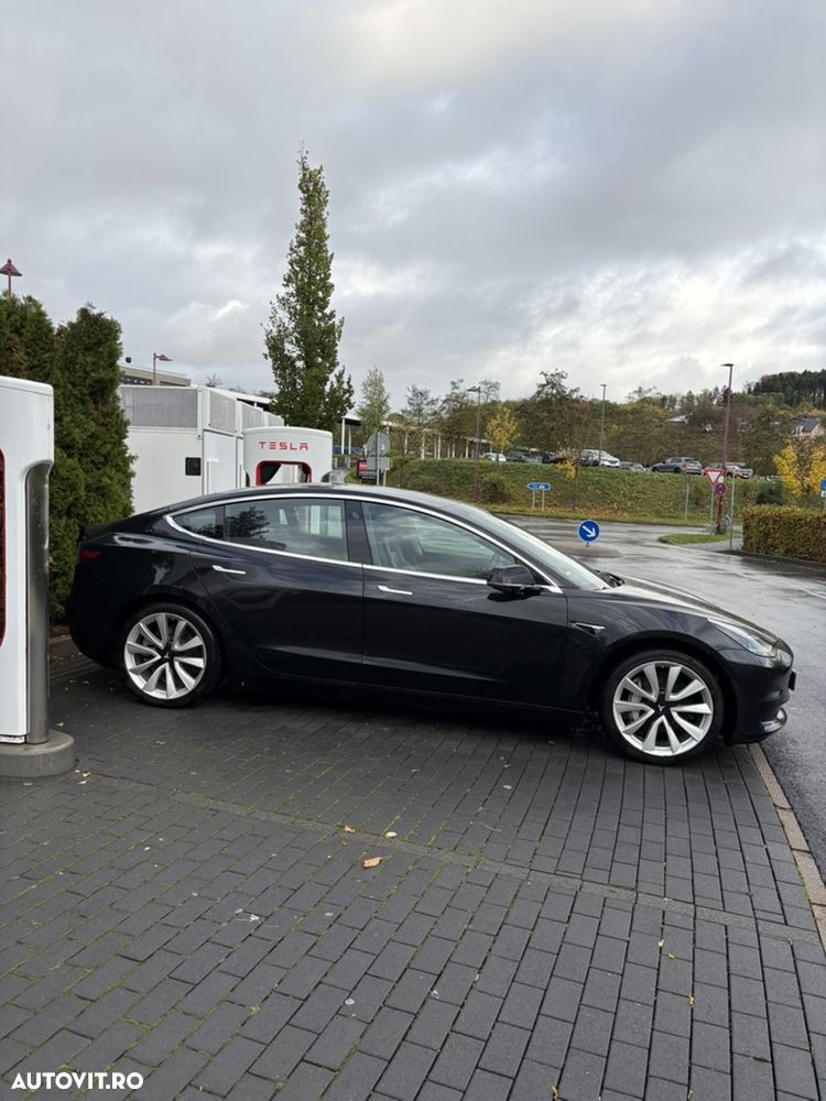 Tesla Model 3 Langstreckenbatterie Allradantrieb Dual Motor - 1