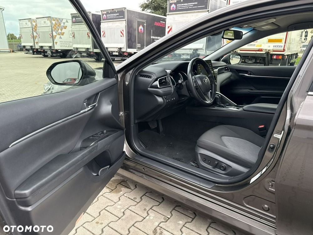 Toyota Camry 2.5 Hybrid Comfort CVT - 10