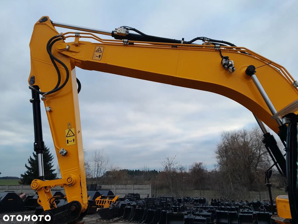 JCB 220x js220 - 16