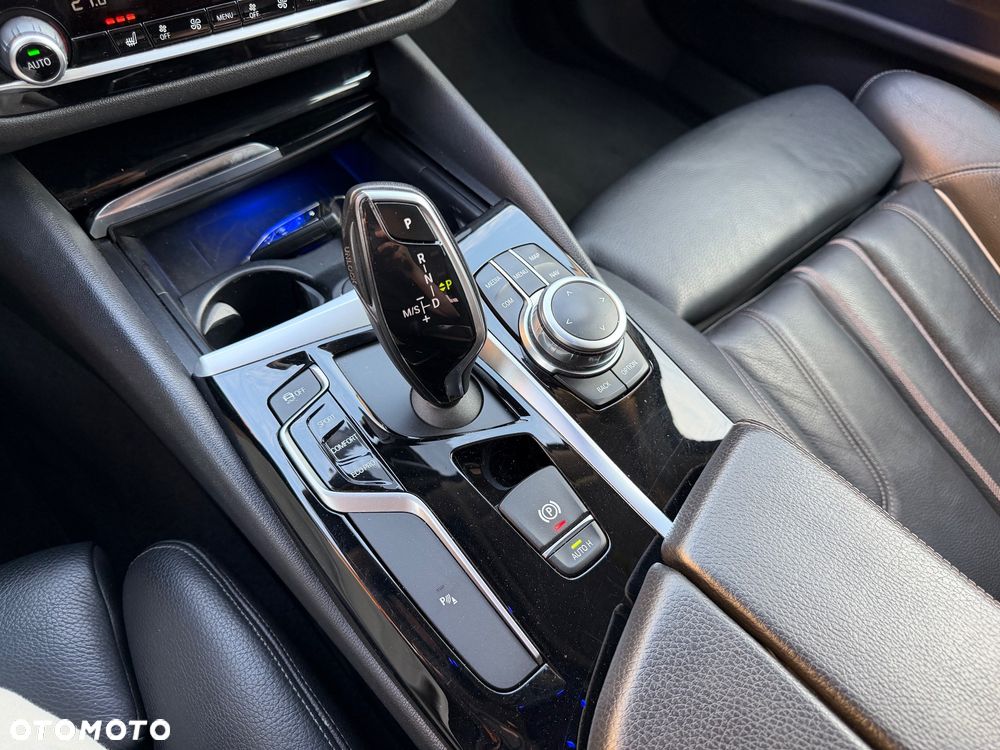 BMW Seria 5 520d Sport Line sport - 37