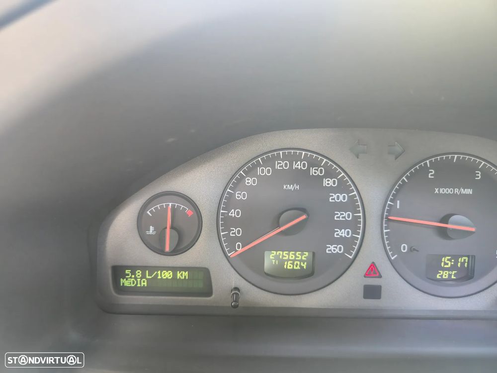 Volvo V70 2.4 D5 - 21