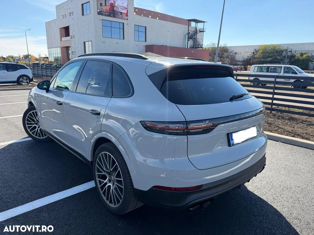Porsche Cayenne Standard - 4