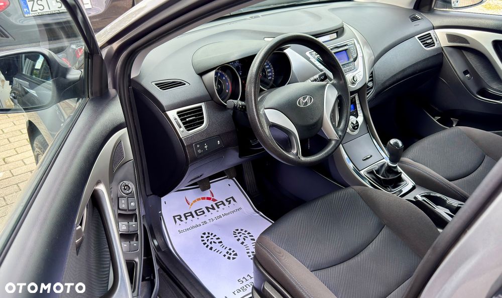 Hyundai Elantra 1.6 Style - 6
