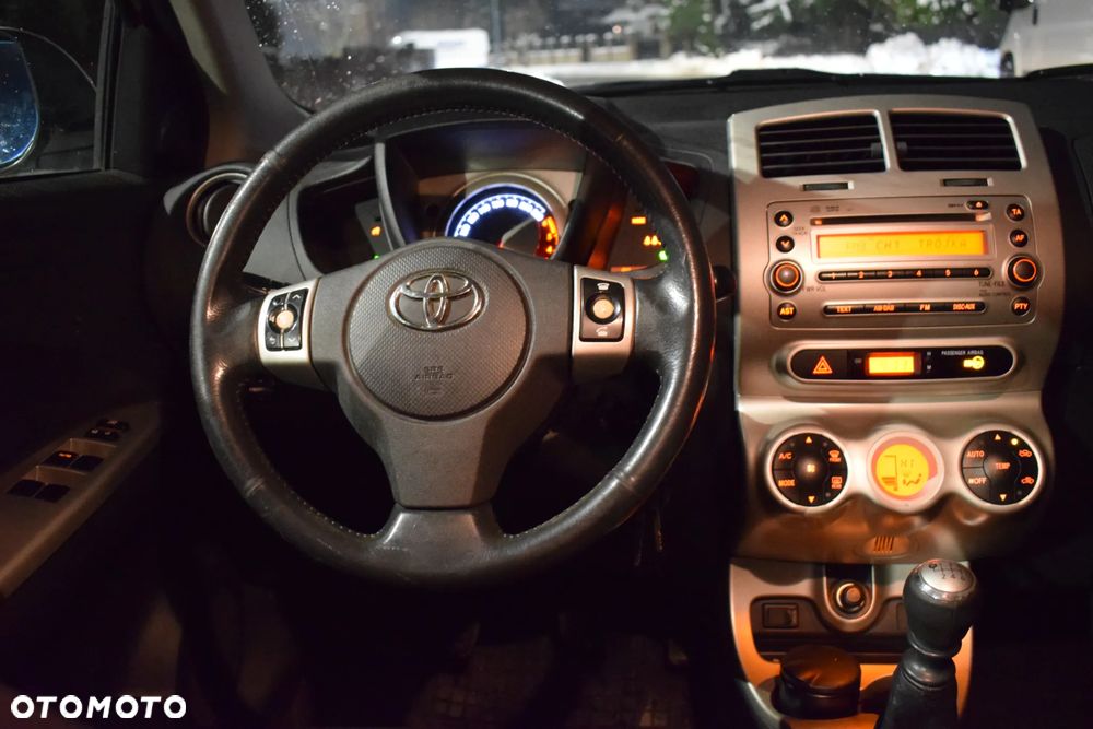 Toyota Urban Cruiser 1.4 D-4D 4x4 - 6