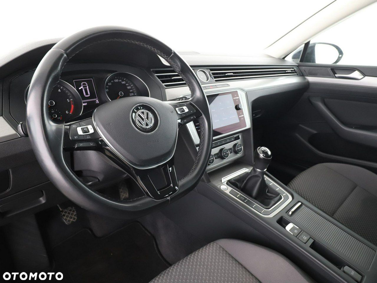Volkswagen Passat 2.0 TDI BMT Trendline - 14