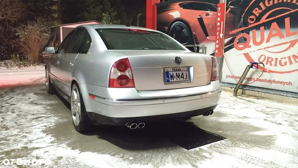 Volkswagen Passat 2.8 V6 4Mot Highline - 4