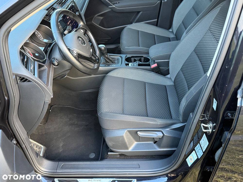 Volkswagen Touran 2.0 TDI SCR DSG ACTIVE - 10