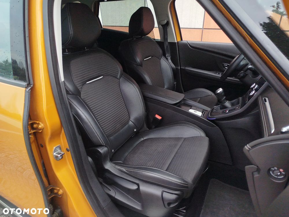 Renault Scenic ENERGY TCe 130 S&S Paris - 11