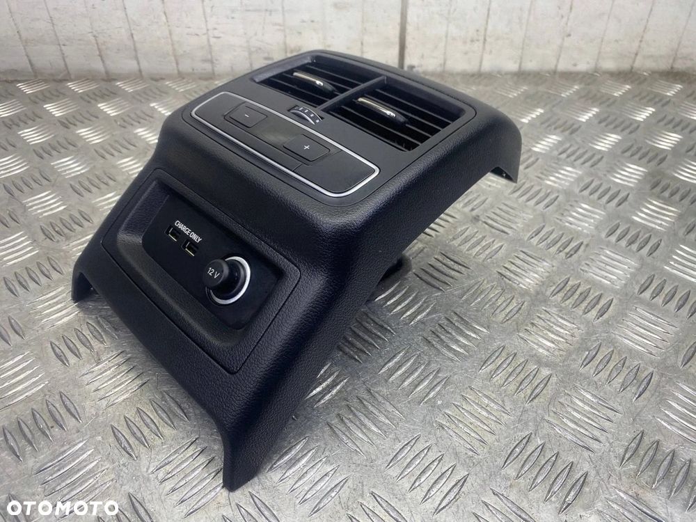 KRATKA NAWIEWU TYŁ TYLNA TUNELU USB GNIAZDO 12V AUDI A5 S5 RS5 8W - 2