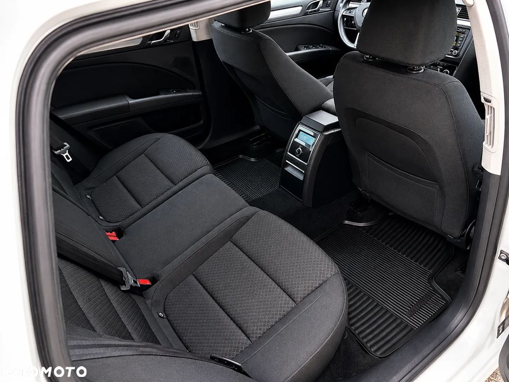 Skoda Superb 2.0 TDI DSG Ambition - 16