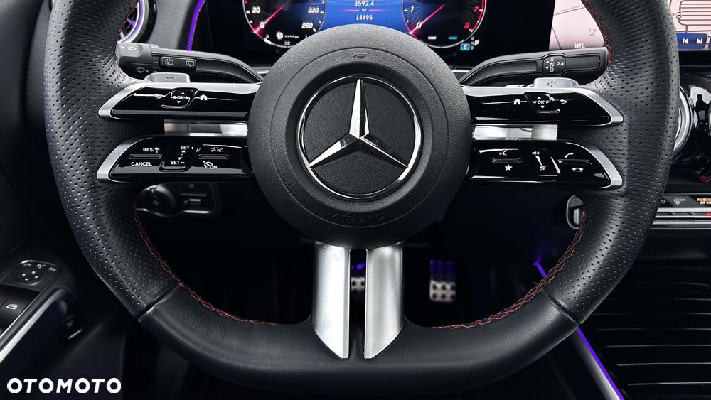 Mercedes-Benz GLB - 15