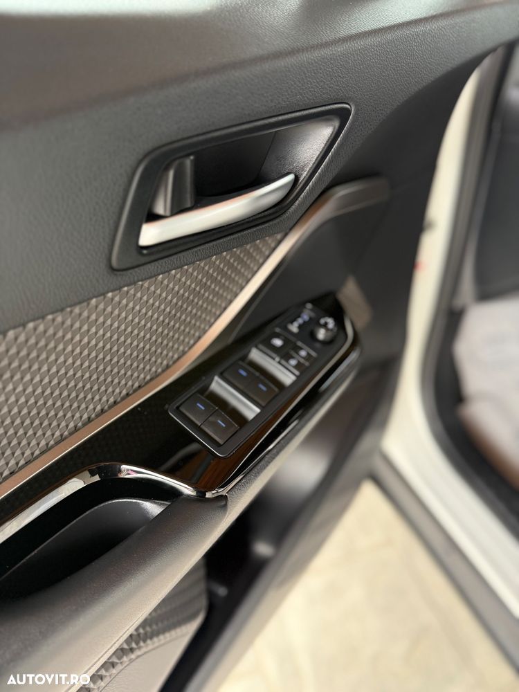 Toyota C-HR 2.0 HSD 184 CP 4x2 CVT C-lassy bi-tone - 15