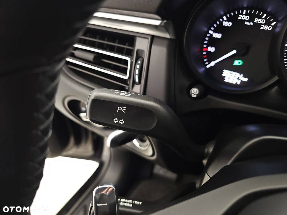 Porsche Macan T - 20