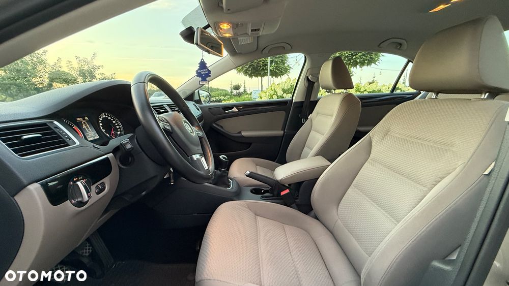 Volkswagen Jetta 1.2 TSI Trendline Optimum - 12