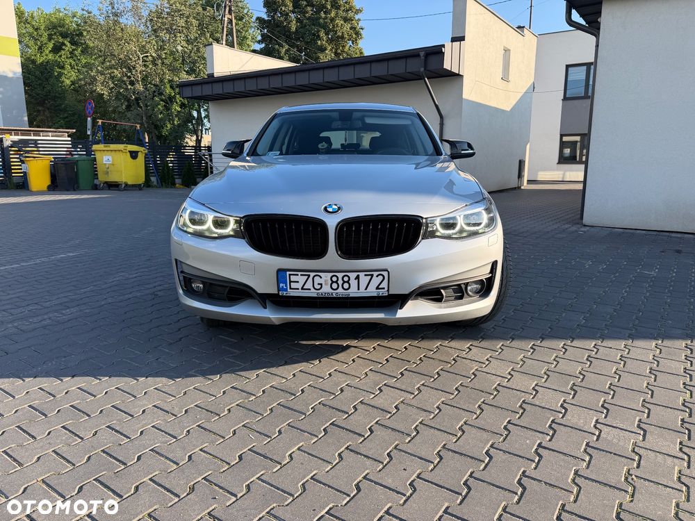 BMW Seria 3 320i - 4