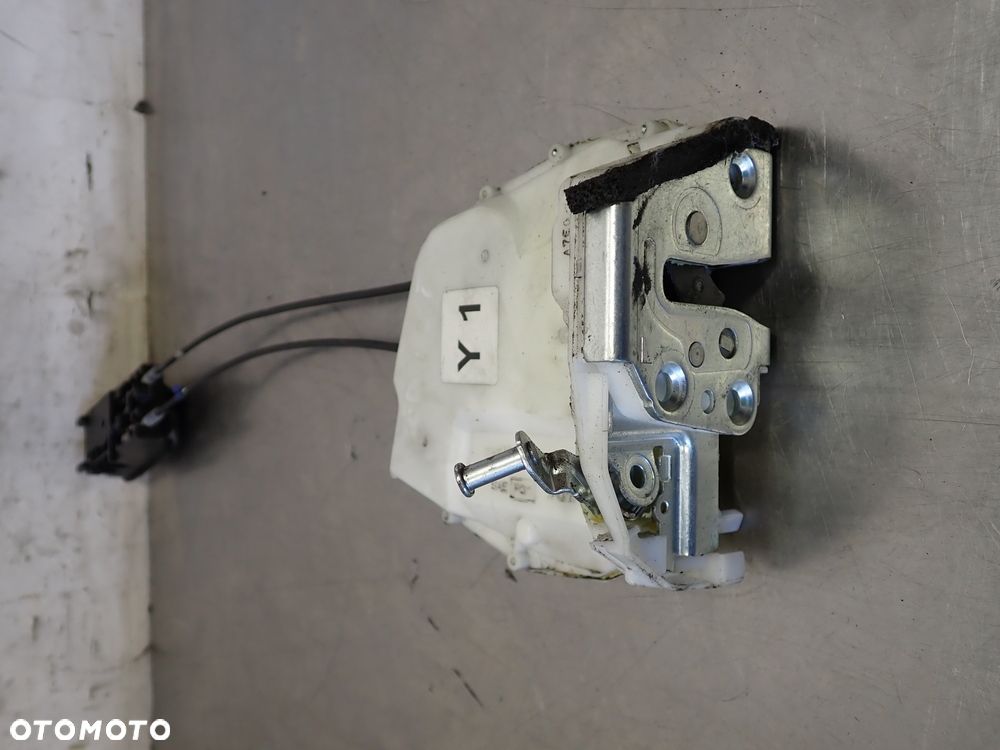 ZAMEK LEWY TYŁ DRZWI FIAT SEDICI 1.9 - 6