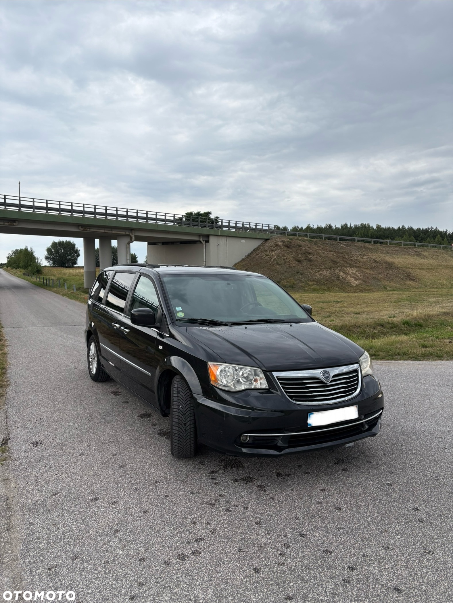 Lancia Voyager 2.8CRD Platinum - 3