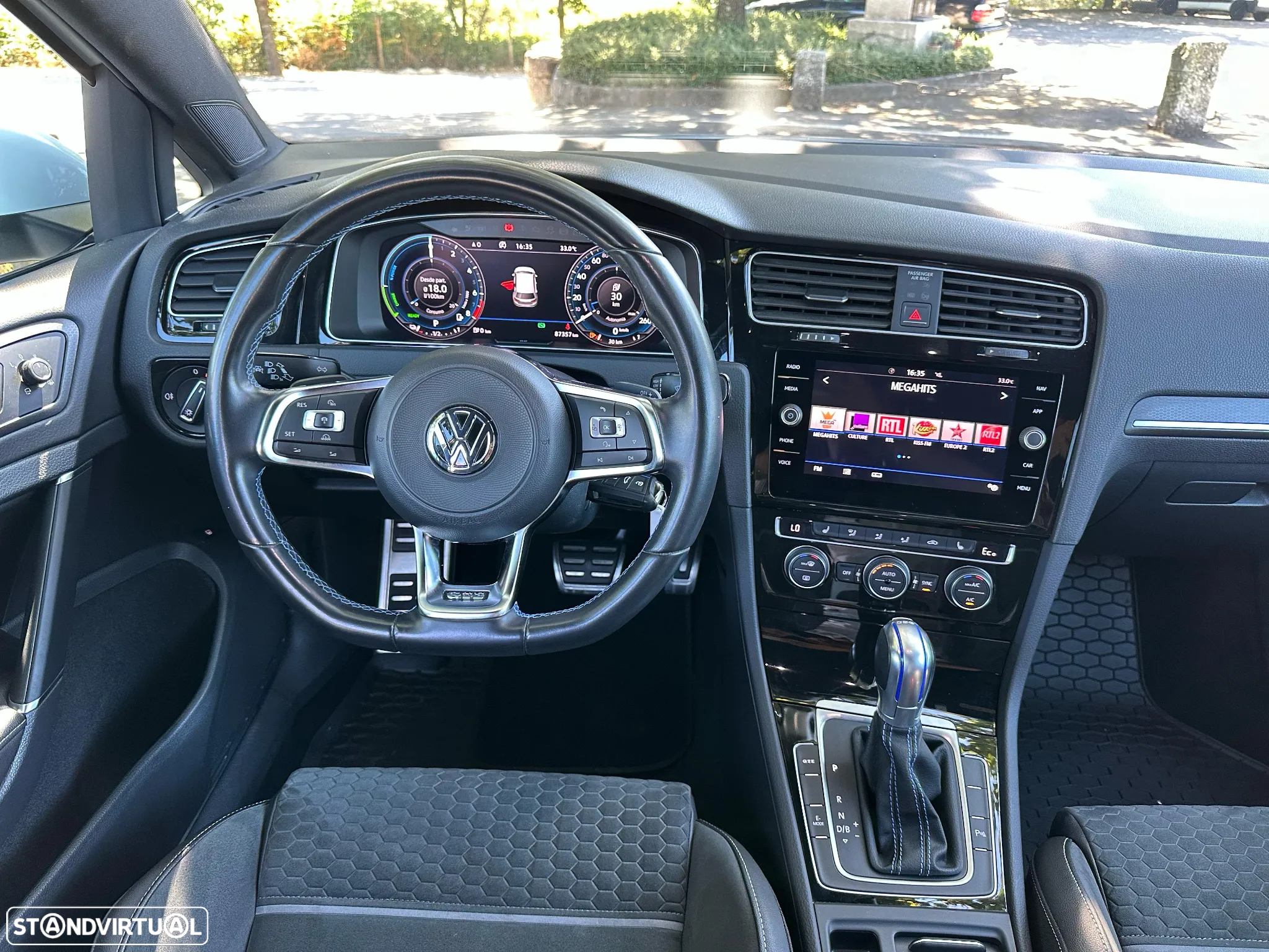 VW Golf 1.4 GTE Plug-in - 32