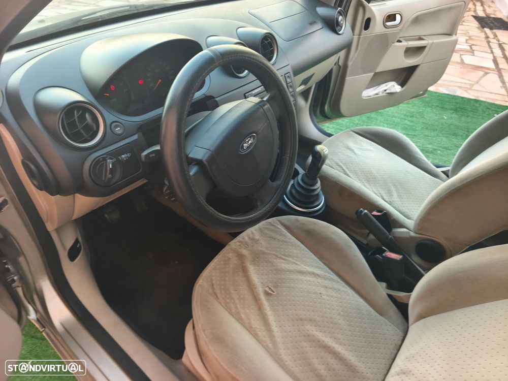 Ford Fiesta 1.4 Ghia - 7
