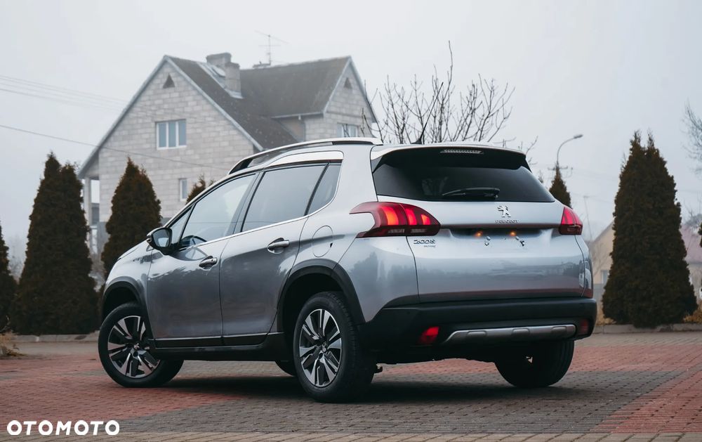 Peugeot 2008 PureTech 110 GPF Stop&Start EAT6 Allure - 9