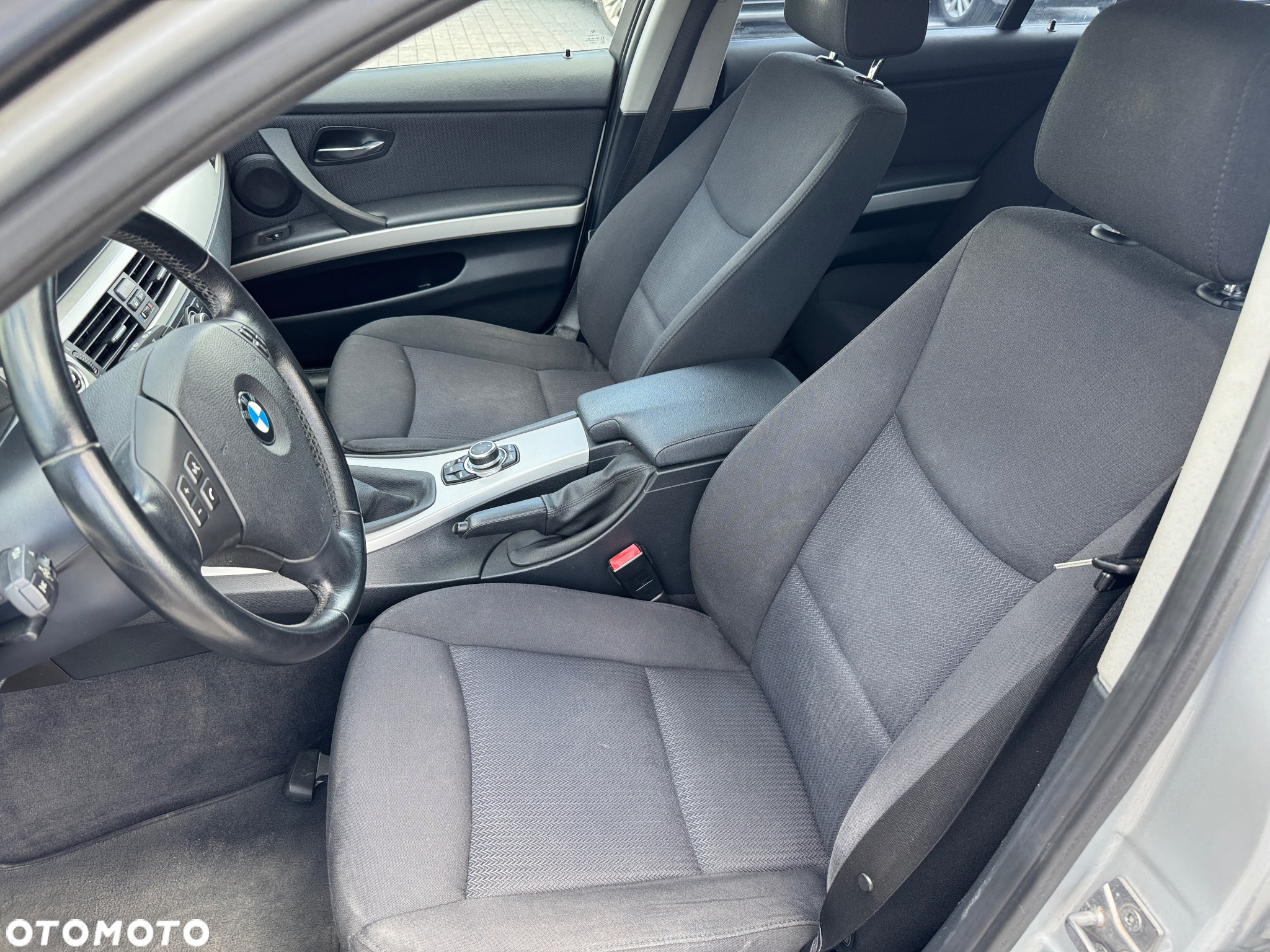 BMW Seria 3 318d DPF Touring Edition Exclusive - 19
