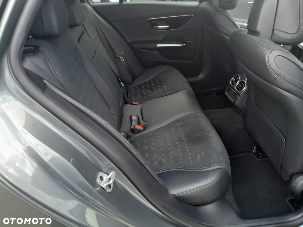 Mercedes-Benz Klasa C 220 d mHEV AMG - 17