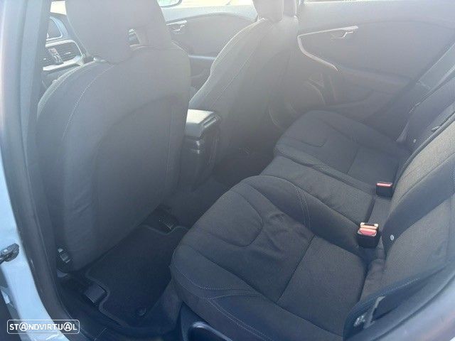 Volvo V40 D2 - 4