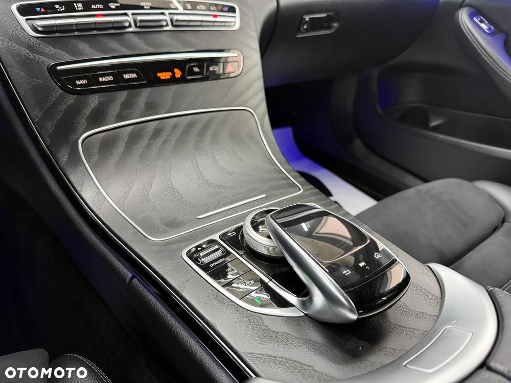 Mercedes-Benz Klasa C 300 d 4Matic 9G-TRONIC AMG Line - 20