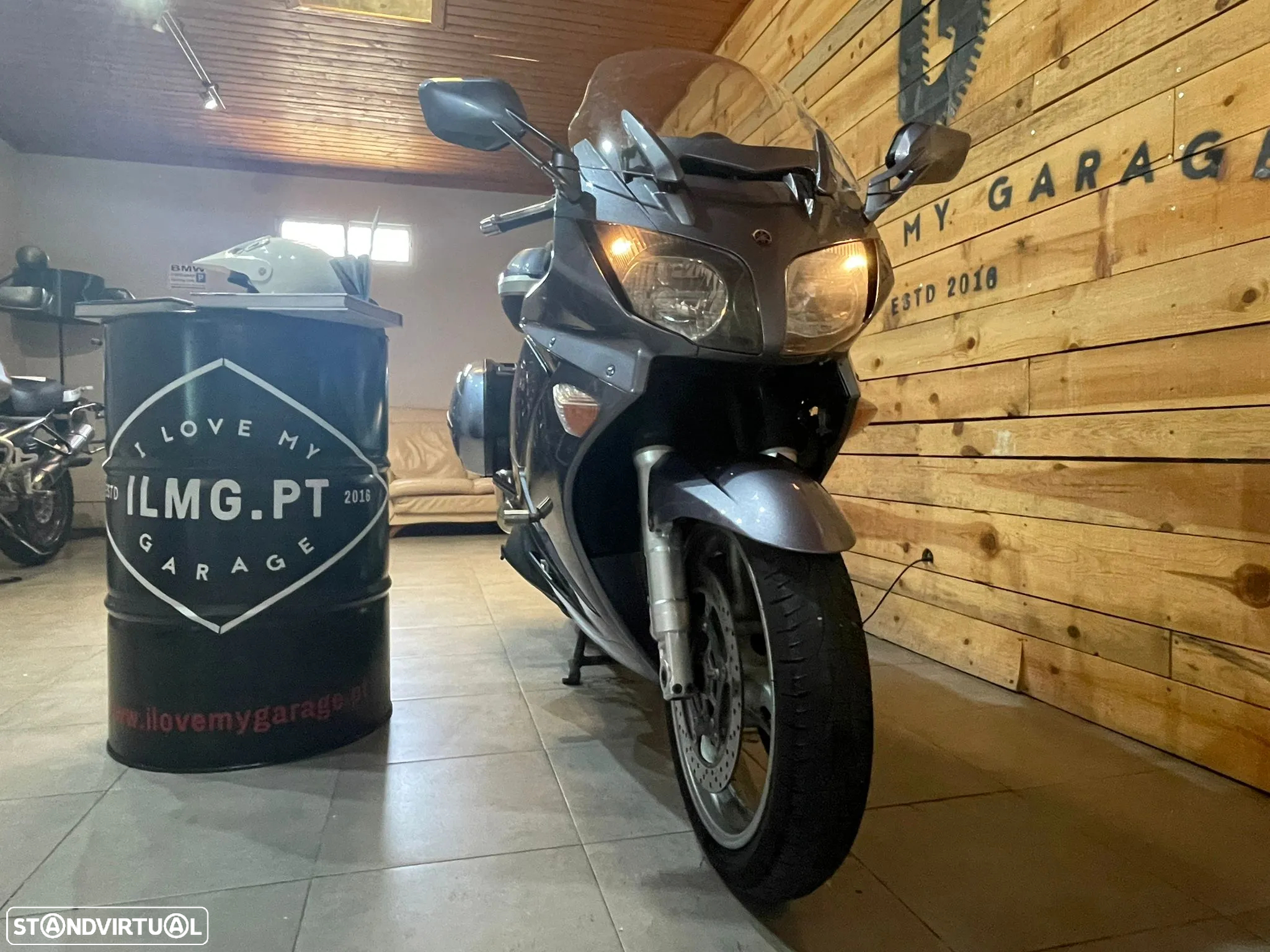 Yamaha FJR - 10