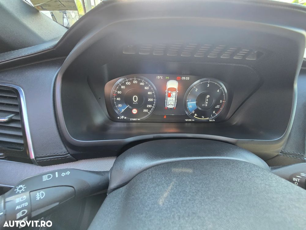 Volvo XC 90 D5 AWD Inscription - 8