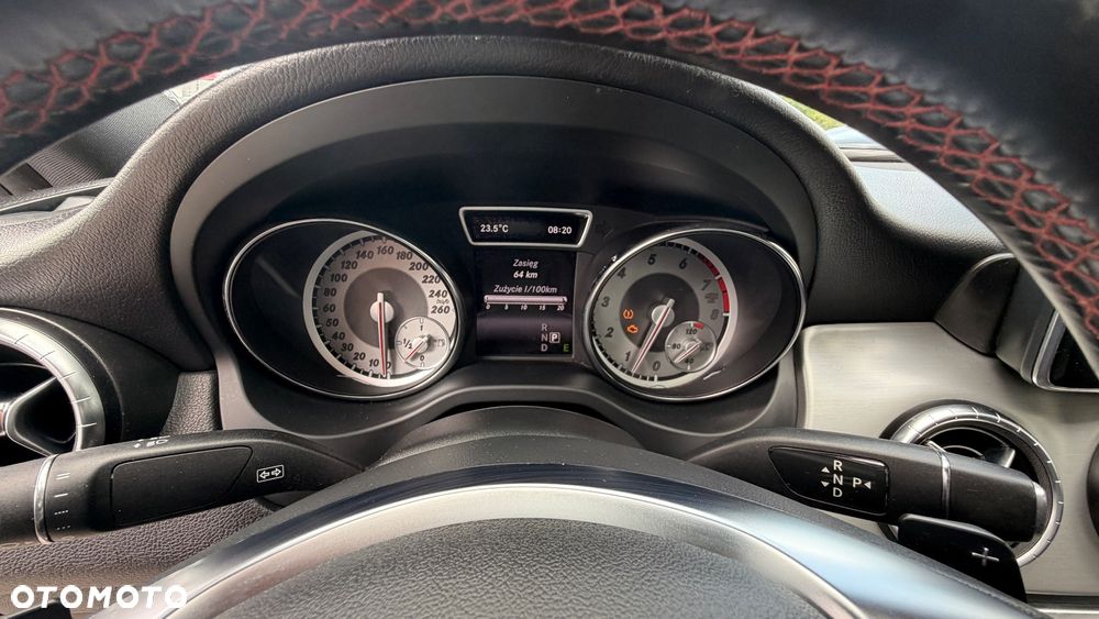 Mercedes-Benz CLA 180 7G-DCT AMG Line - 11