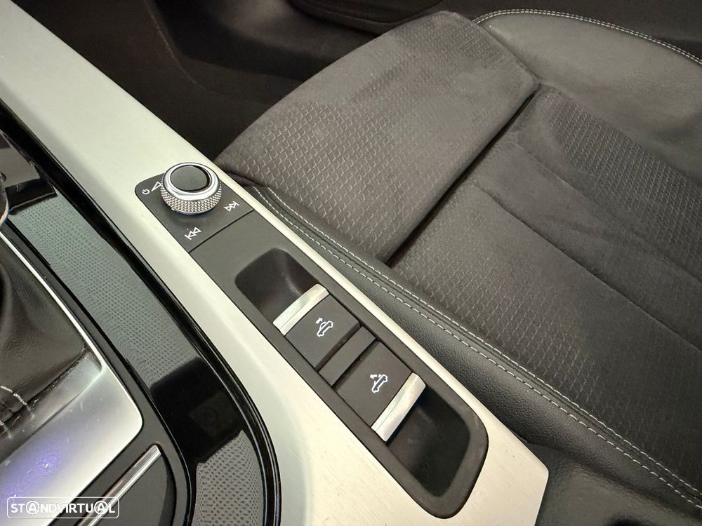 Audi A5 Cabrio 40 TDI S line S tronic - 31