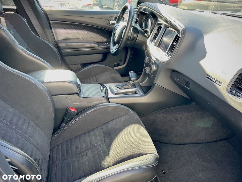 Dodge Charger 6.4 Scat Pack - 23