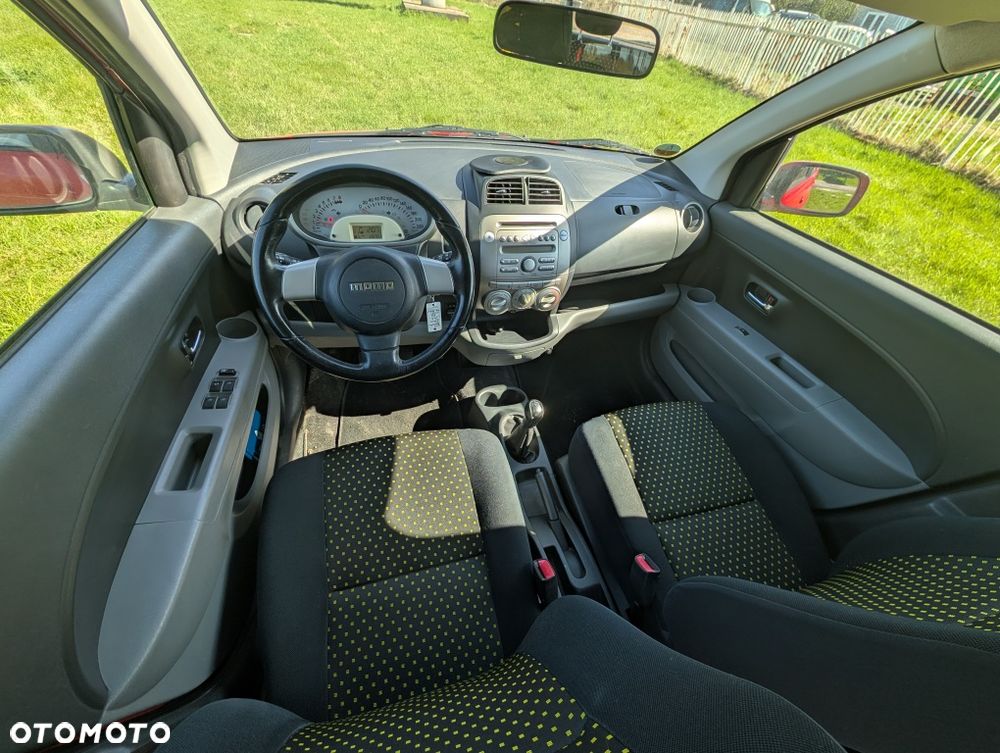 Daihatsu Sirion - 7