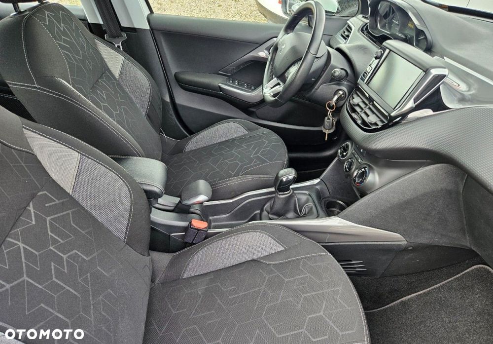 Peugeot 2008 - 25