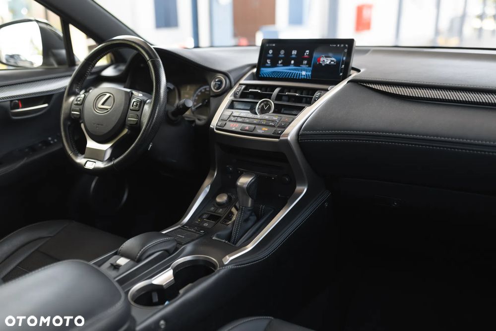 Lexus NX 300h F Sport AWD - 22