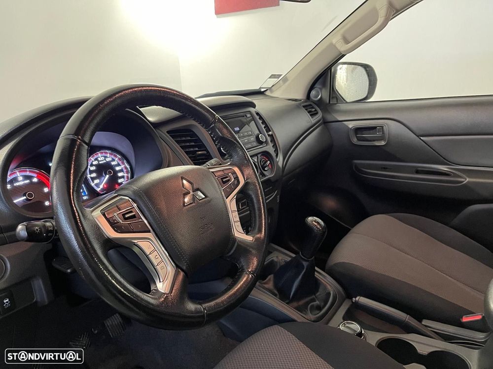 Mitsubishi L200 2.3 DI-D Strakar CD Intense 4WD - 9