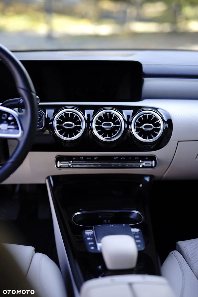 Mercedes-Benz CLA 250 4Matic 7G-DCT AMG Line - 15