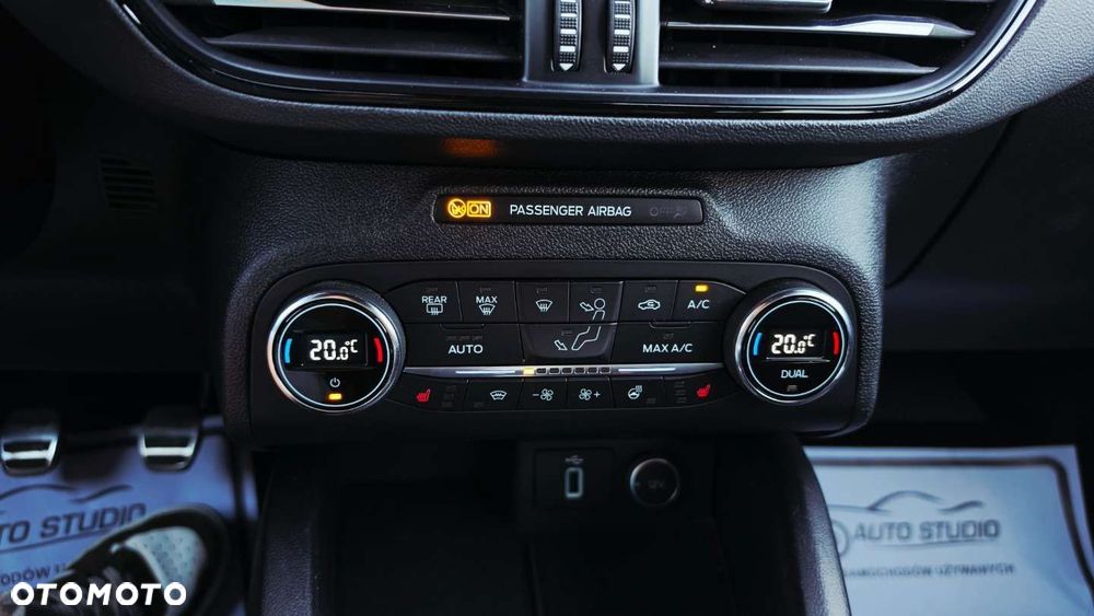 Ford Focus 1.0 EcoBoost Hybrid ST-LINE STYLE - 16