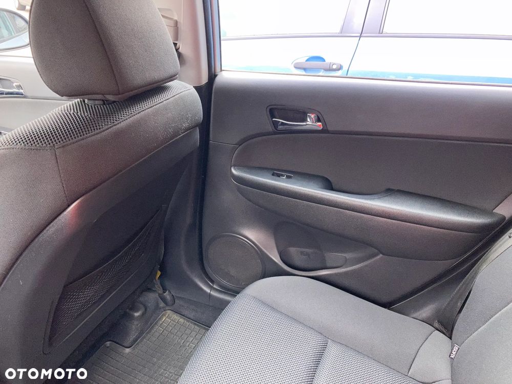 Hyundai i30 1.6 Comfort - 11