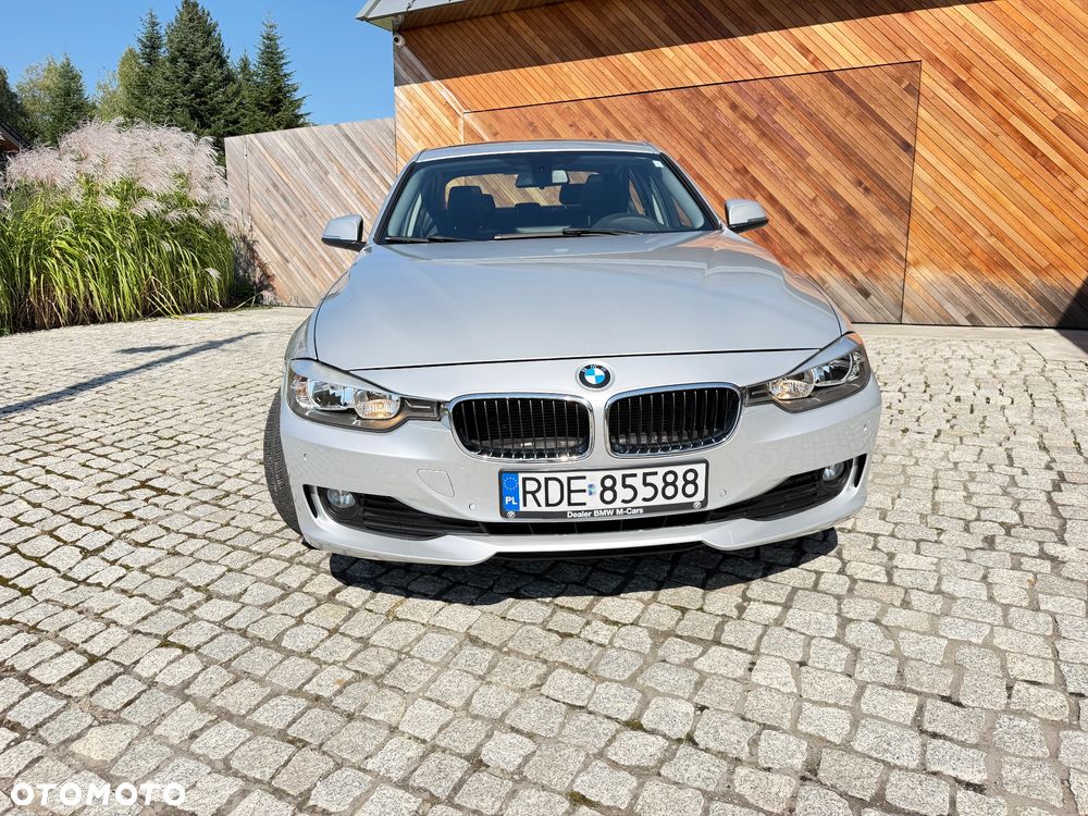 BMW Seria 3 320i xDrive - 2