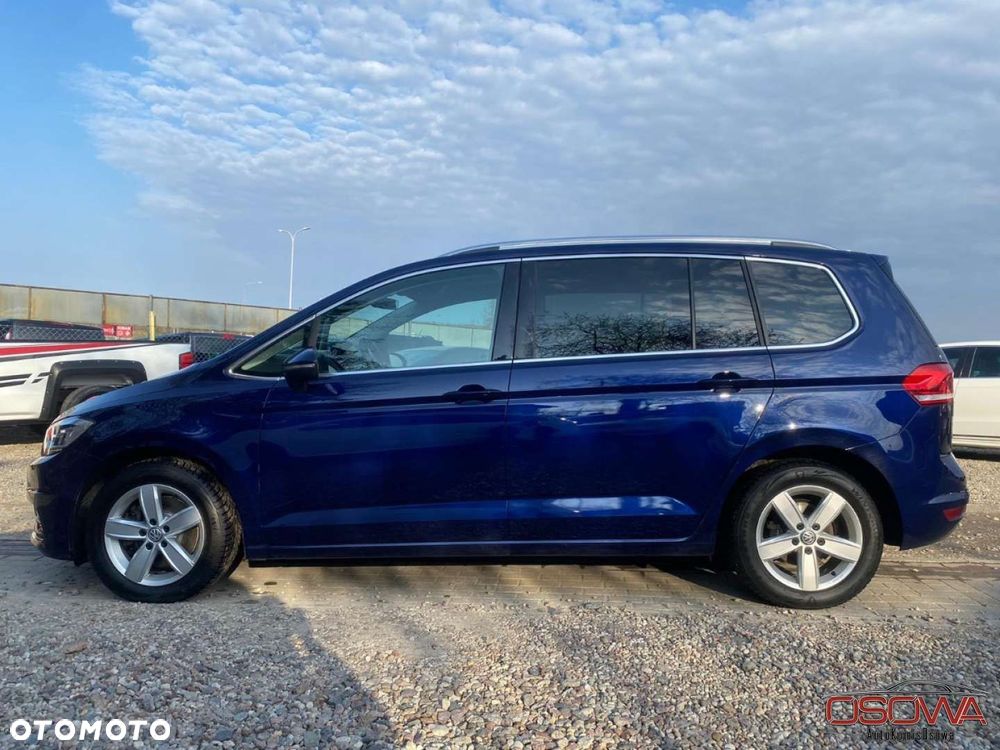 Volkswagen Touran - 12