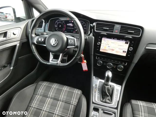 Volkswagen Golf GTD 2.0 TDI SCR DSG - 19