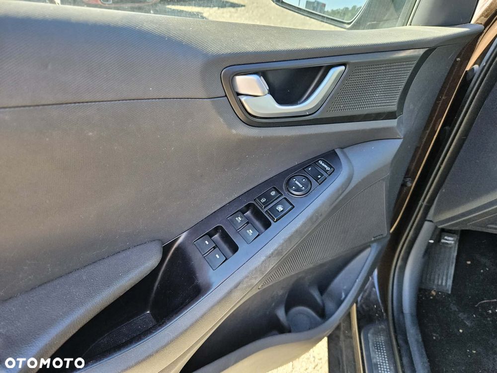 Hyundai IONIQ 1.6 GDI Premium - 9