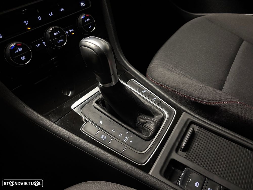 VW Golf Variant 1.0 TSI Confortline DSG - 8