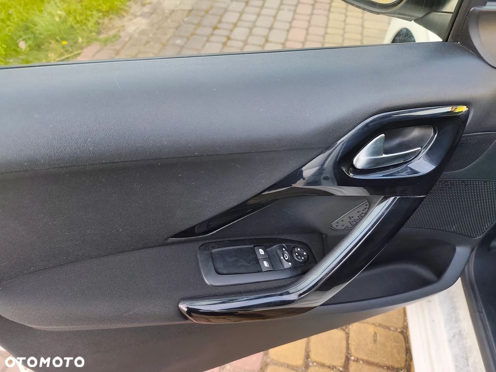 Peugeot 208 PureTech 82 Active - 11