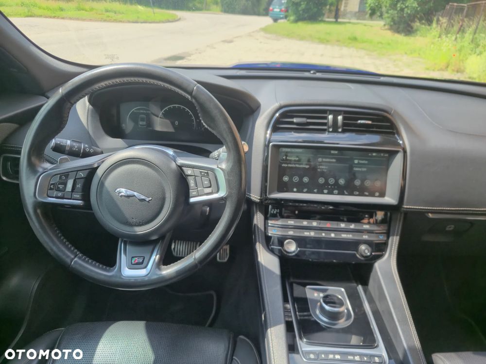 Jaguar F-Pace 3.0 V6 AWD S - 16